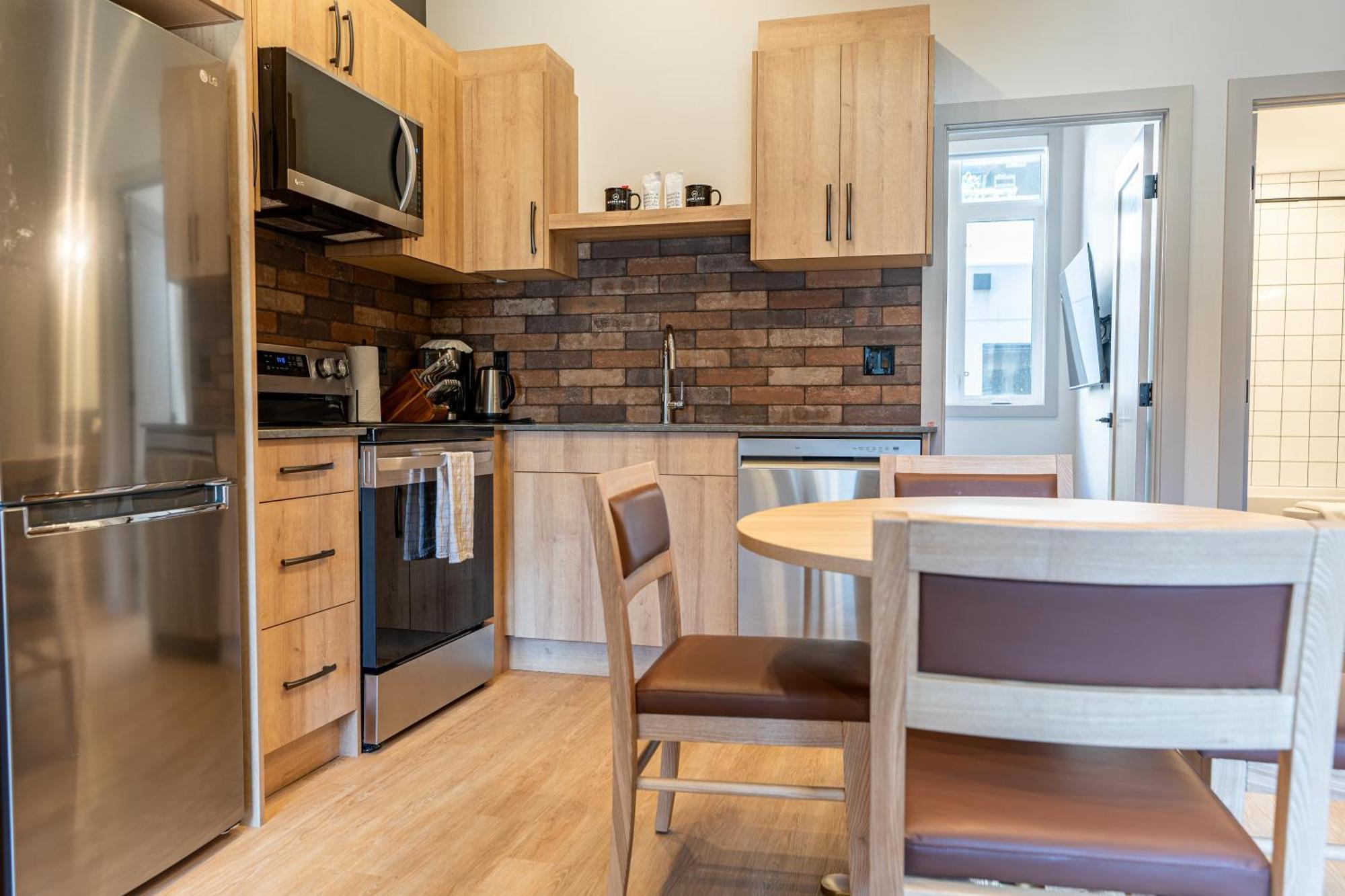 Basecamp Suites Revelstoke Rum bild