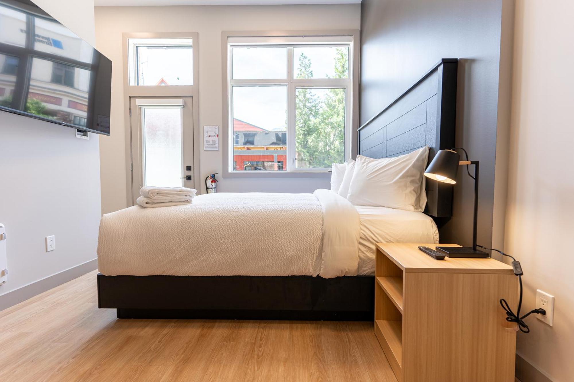 Basecamp Suites Revelstoke Exteriör bild