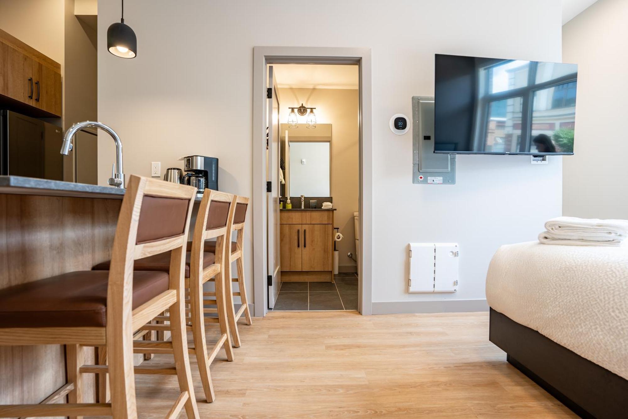 Basecamp Suites Revelstoke Rum bild