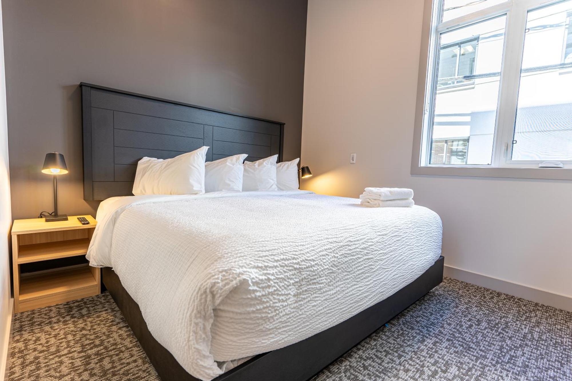 Basecamp Suites Revelstoke Rum bild
