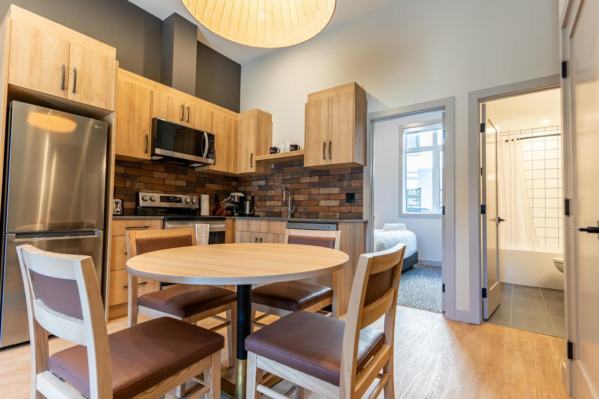 Basecamp Suites Revelstoke Rum bild