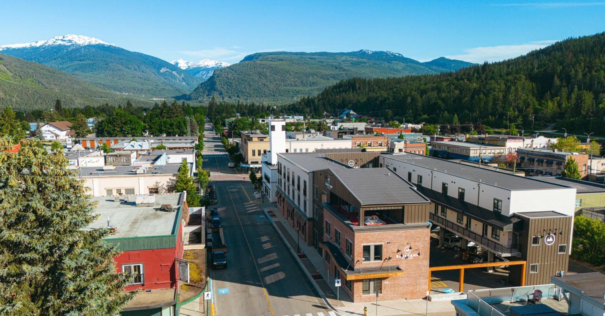 Basecamp Suites Revelstoke Exteriör bild