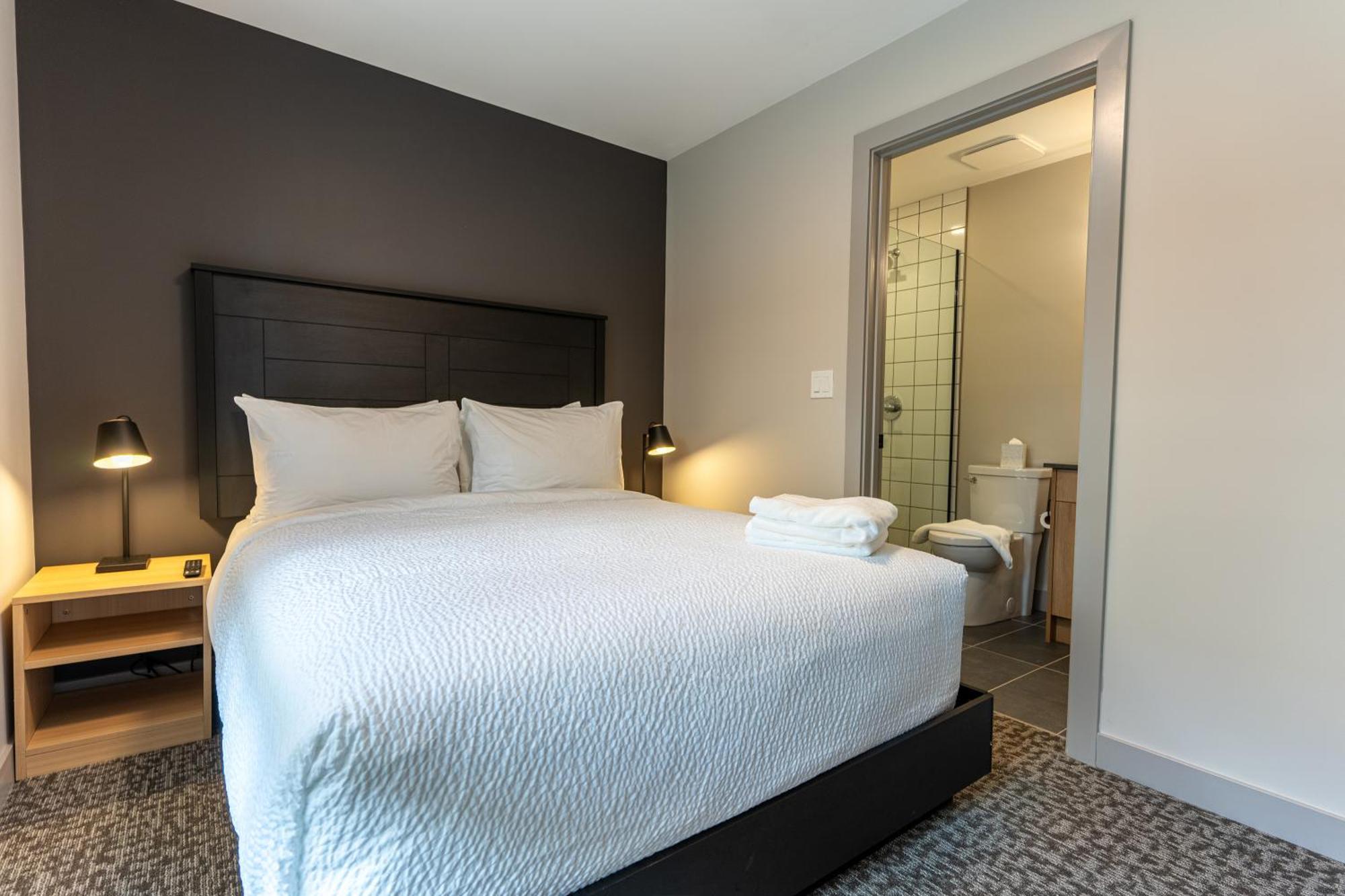 Basecamp Suites Revelstoke Exteriör bild