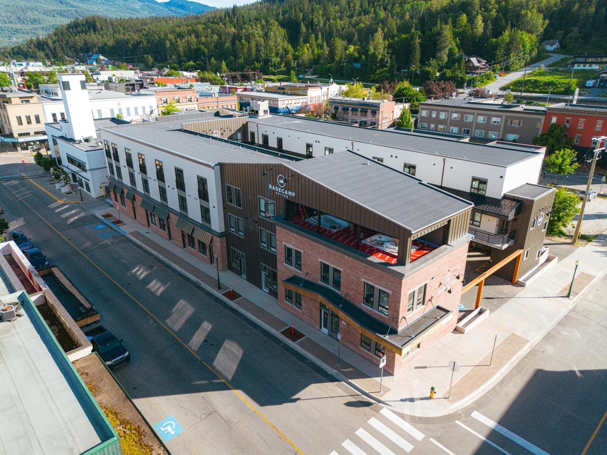 Basecamp Suites Revelstoke Exteriör bild
