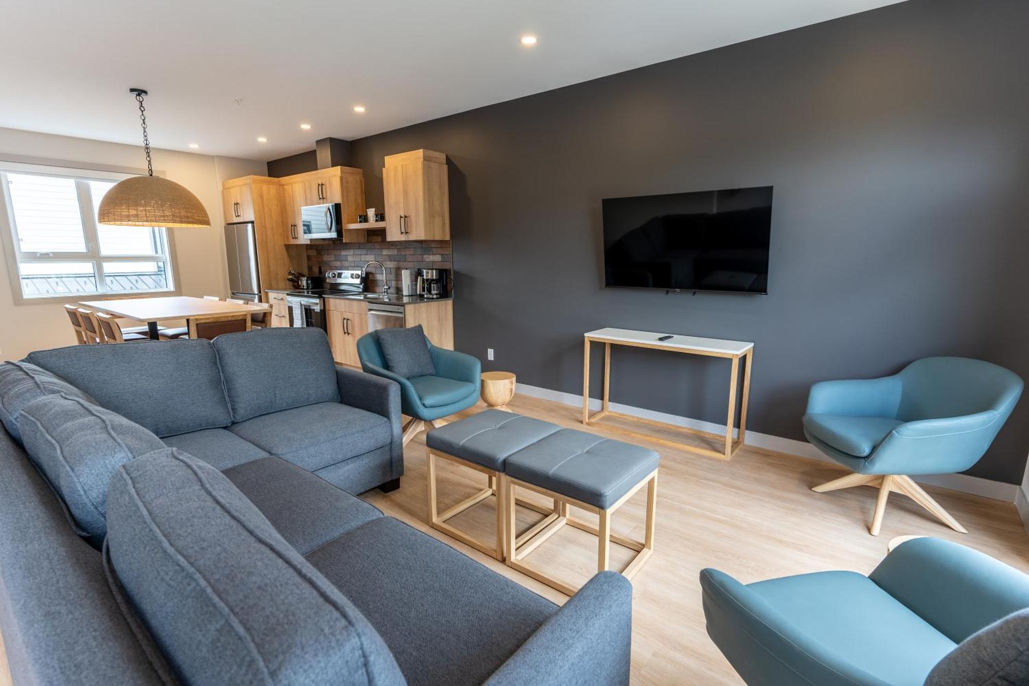 Basecamp Suites Revelstoke Exteriör bild