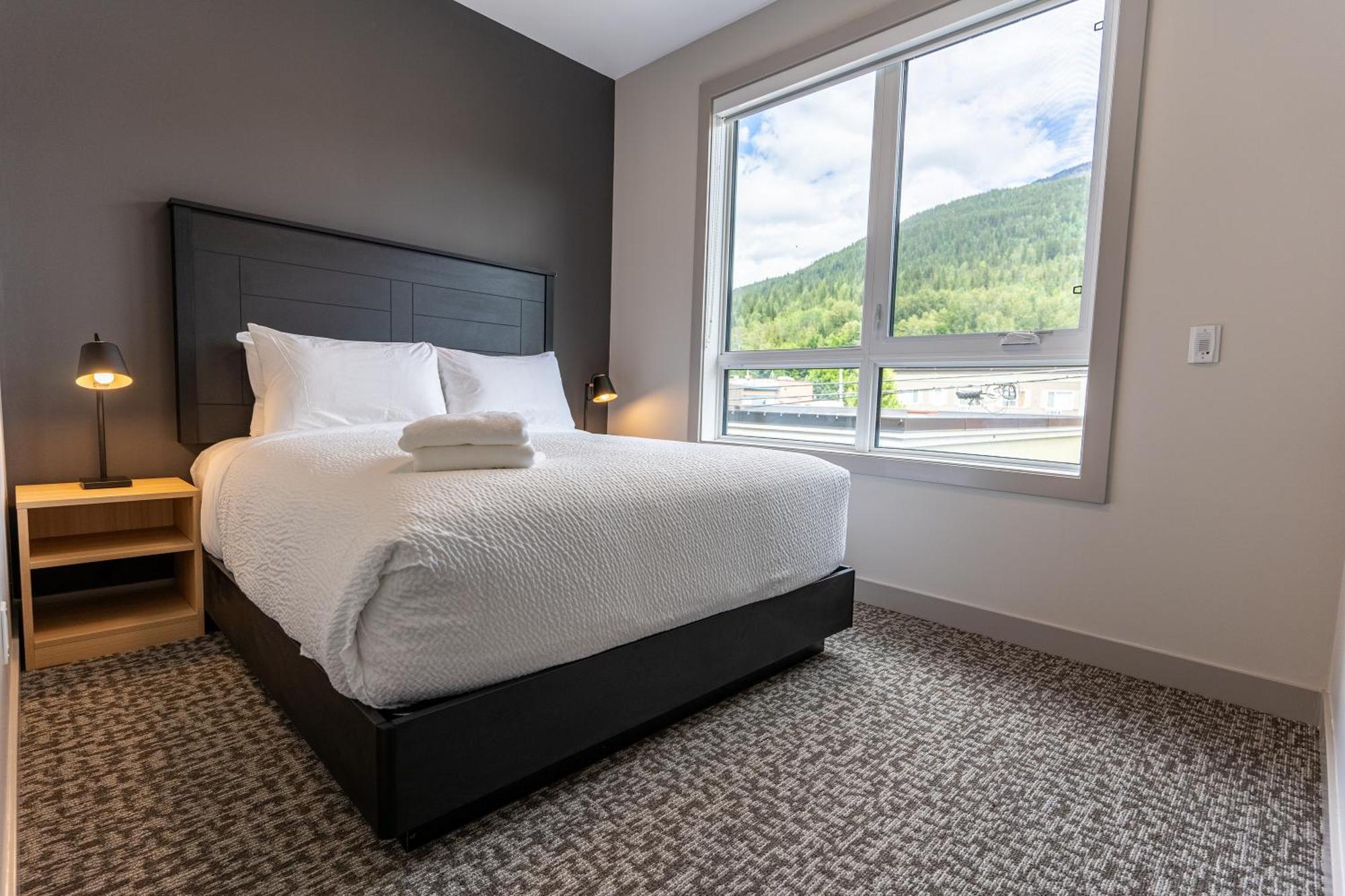 Basecamp Suites Revelstoke Exteriör bild