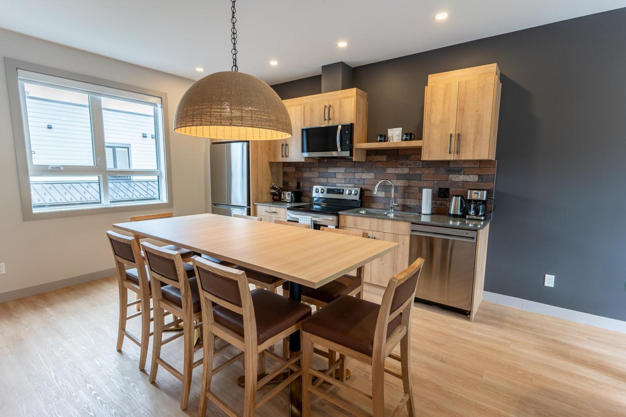 Basecamp Suites Revelstoke Rum bild