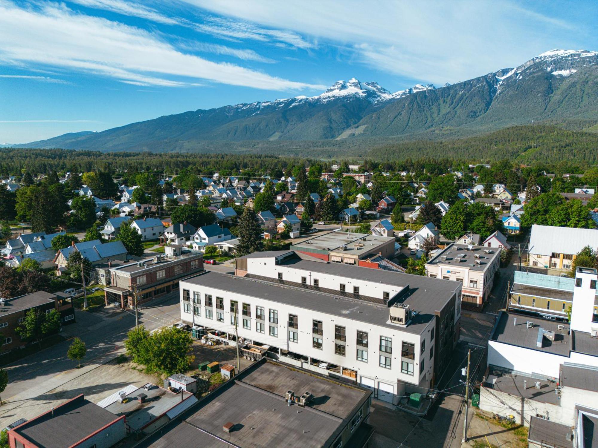 Basecamp Suites Revelstoke Exteriör bild