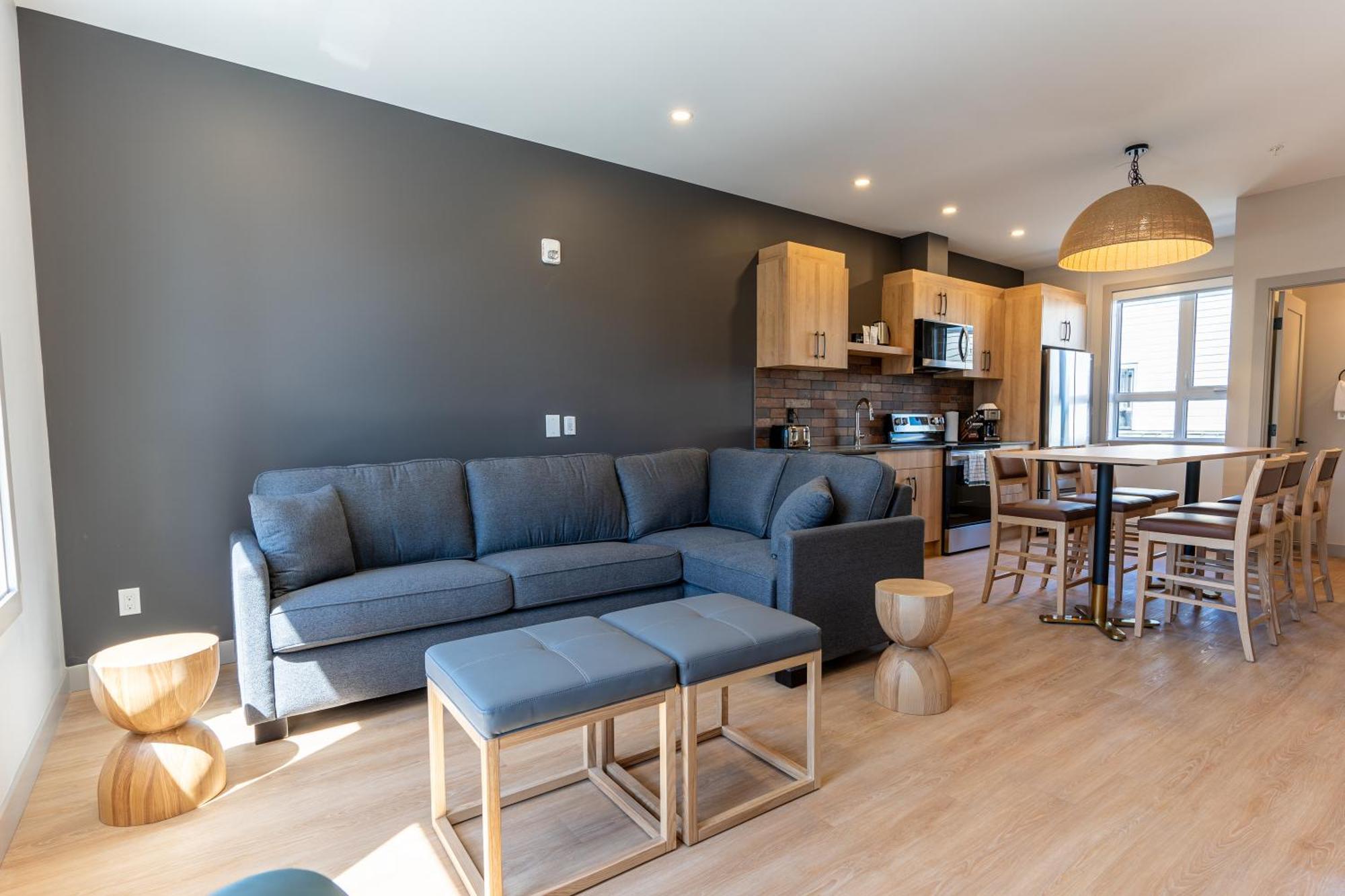 Basecamp Suites Revelstoke Rum bild