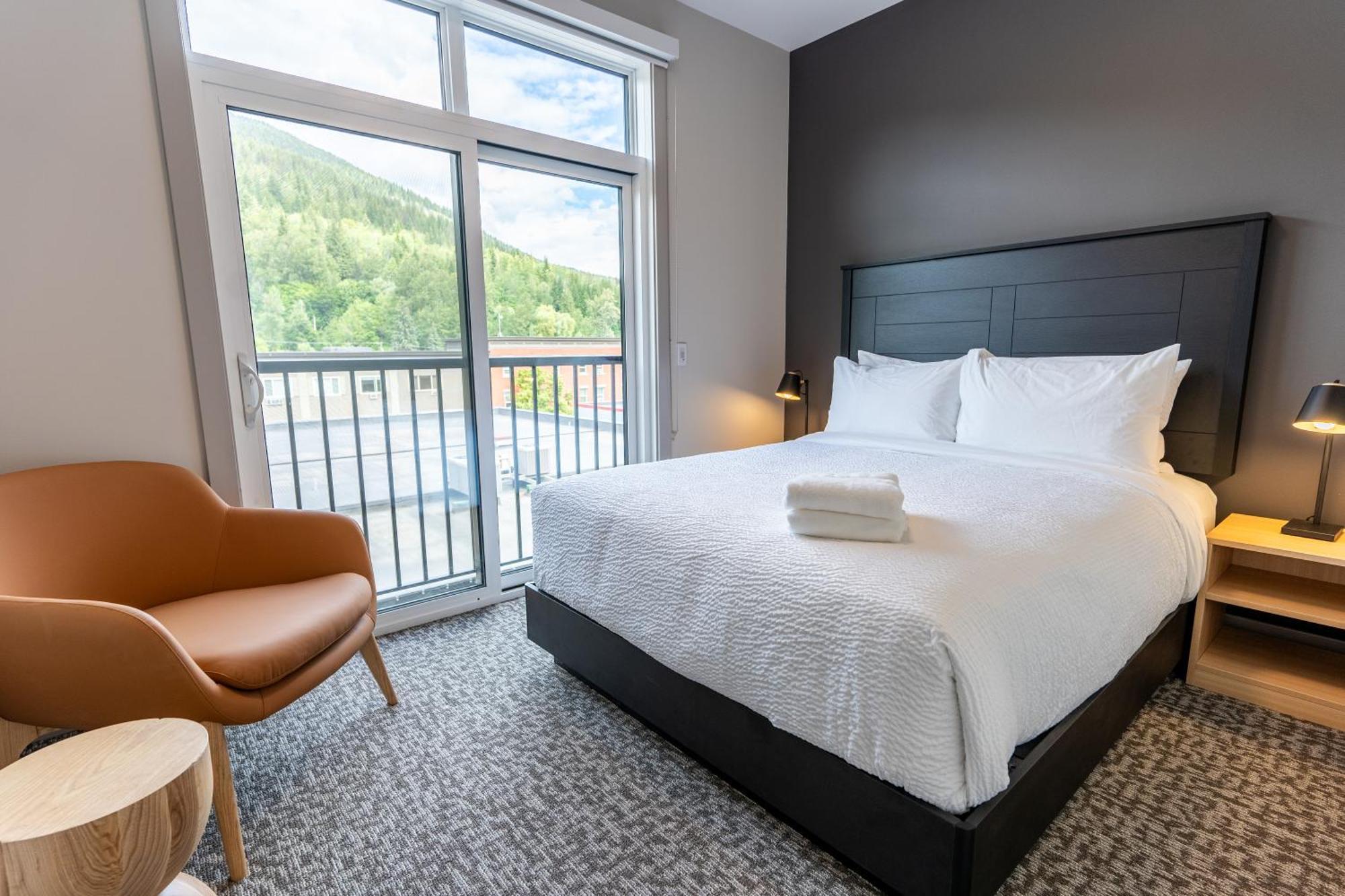 Basecamp Suites Revelstoke Exteriör bild