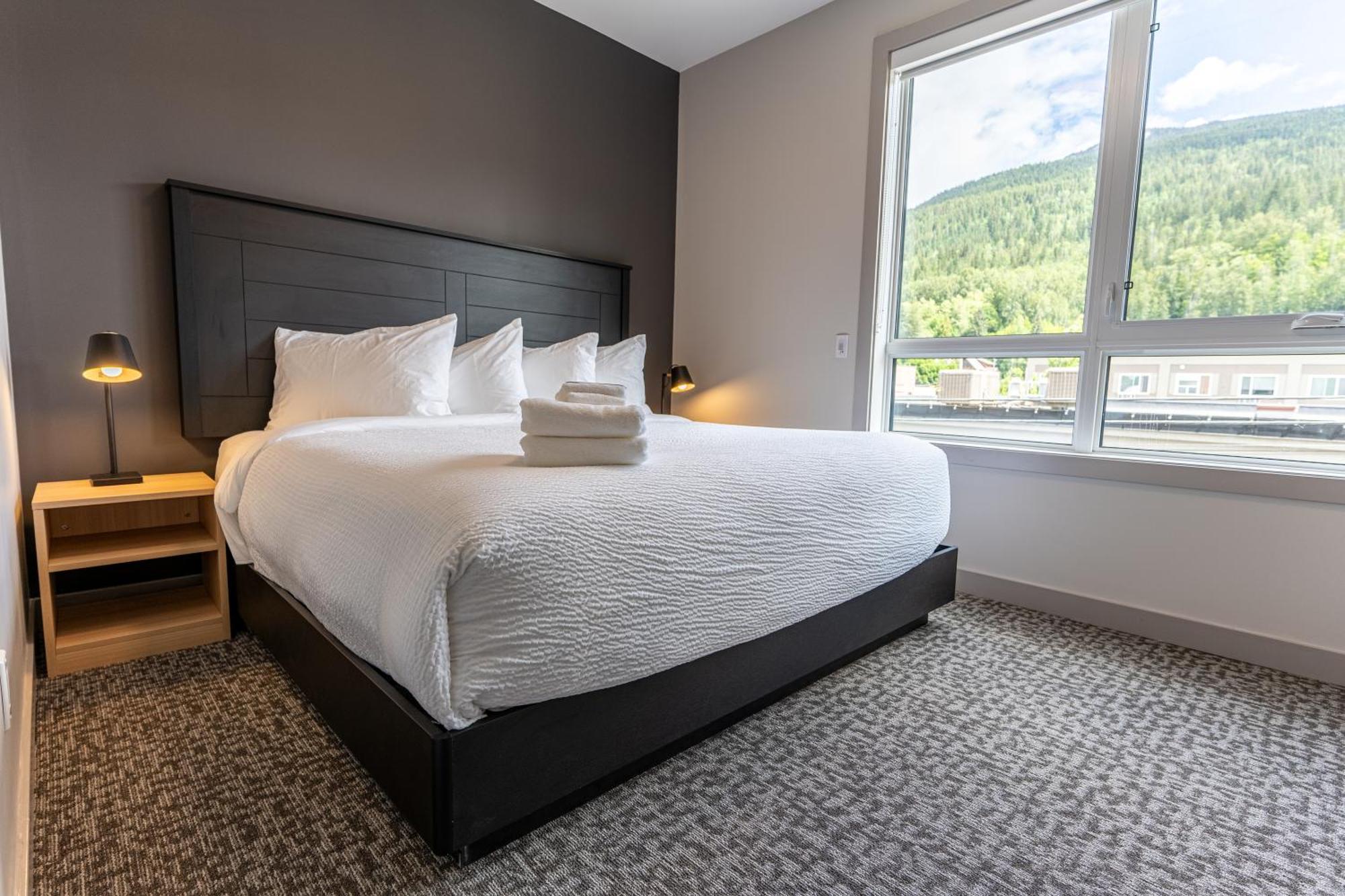 Basecamp Suites Revelstoke Exteriör bild