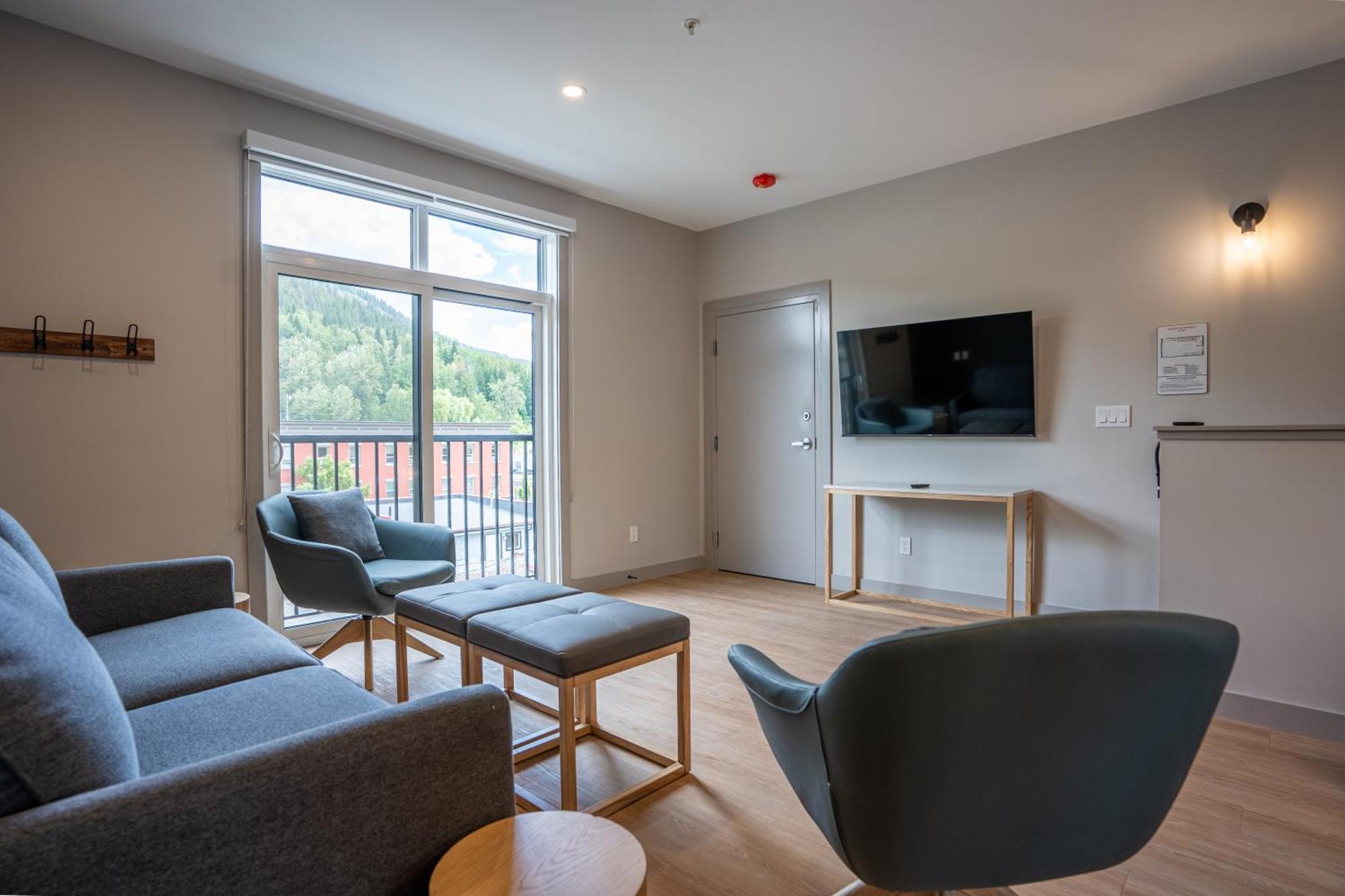 Basecamp Suites Revelstoke Exteriör bild